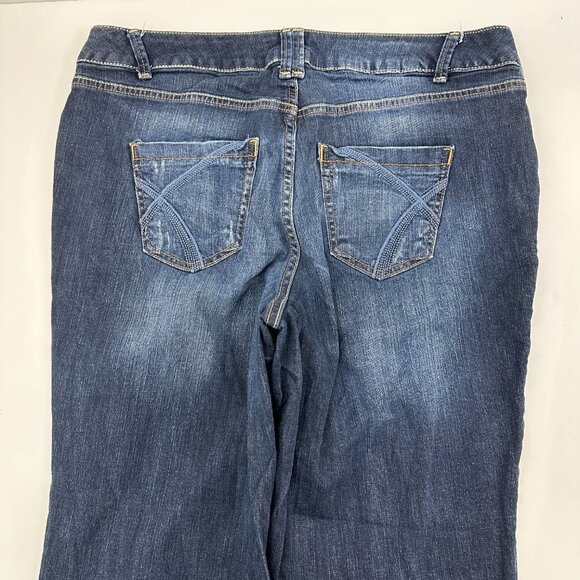 Lane Bryant Bootcut Women's size 14 Dark Wash Blue Denim Jeans - Picture 4 of 4